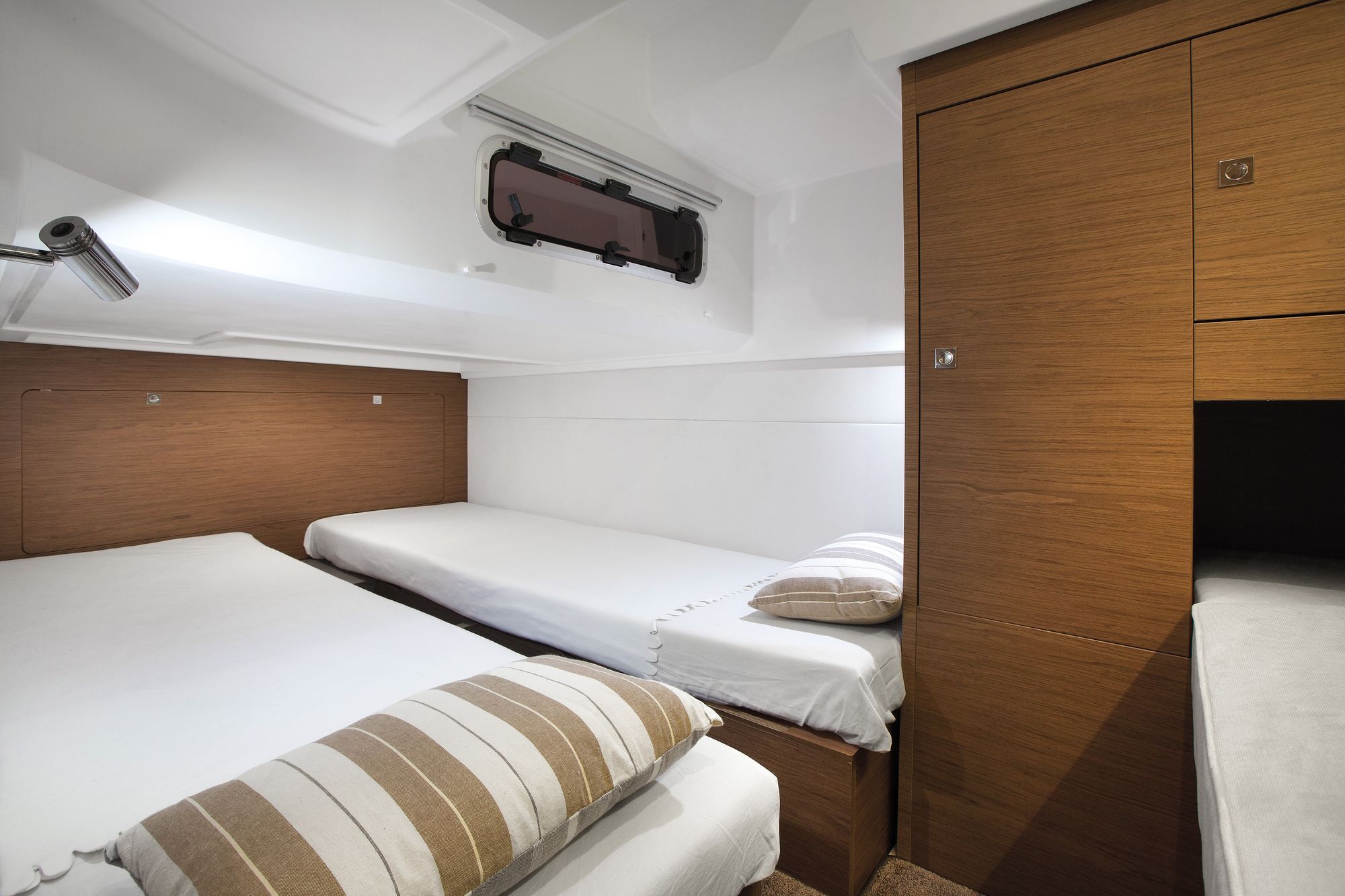 Vietyacht Marina Club - Halong Bay Cruise Hotel Ha Long Exterior photo